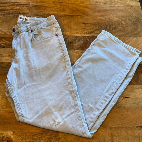 Athletic Fit Jeans - Picture 6 of 9